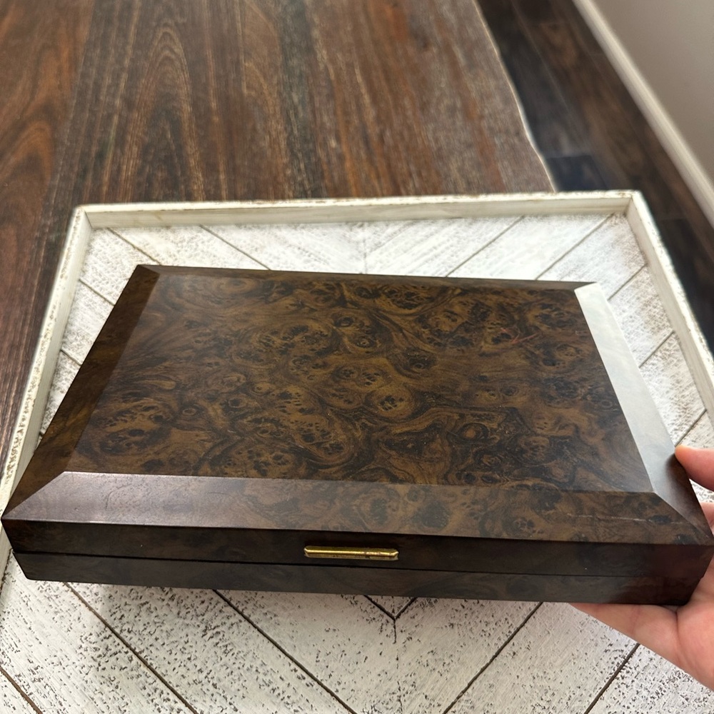 Elegant Platic Wooden Look Jewelry Box felt lining Vintage